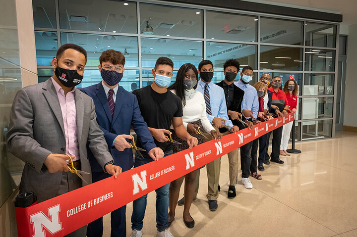 DIGS-ribbon-cutting