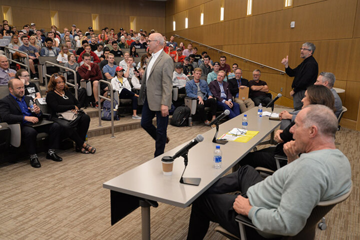 Dr. Richard DeFusco, chair of the finance department, faciltated the discussion, including a question and answer format with students.