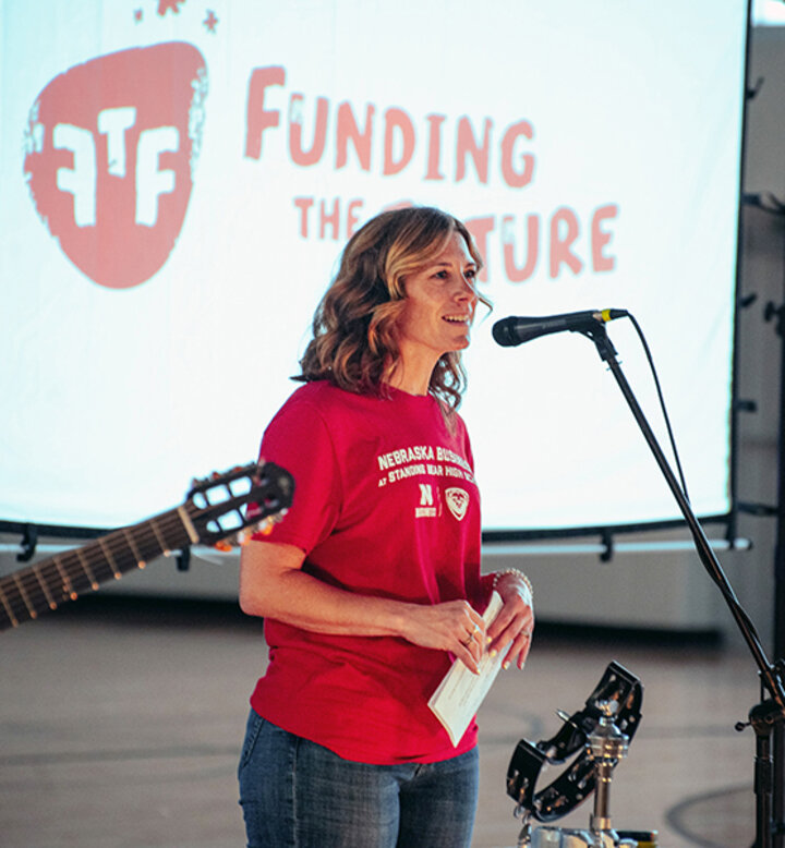 Laurie Miller at the Mic