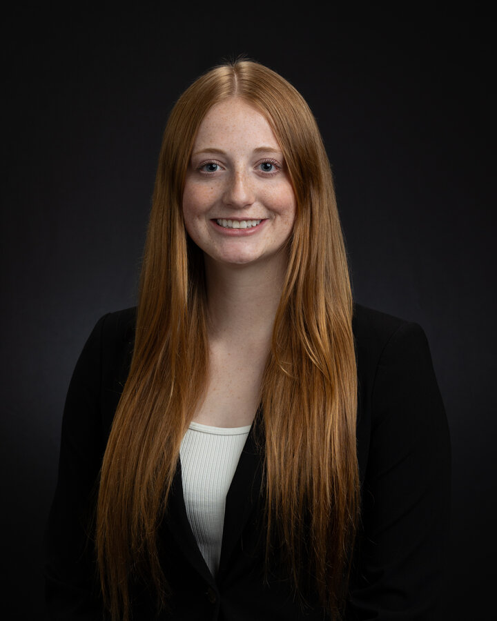 Hannah Headshot