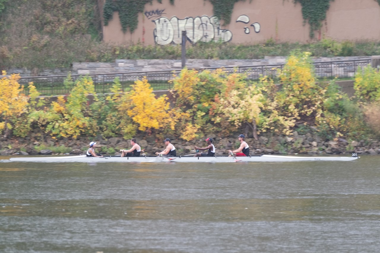 Men's 4+ racing in Head of the Mississippi.